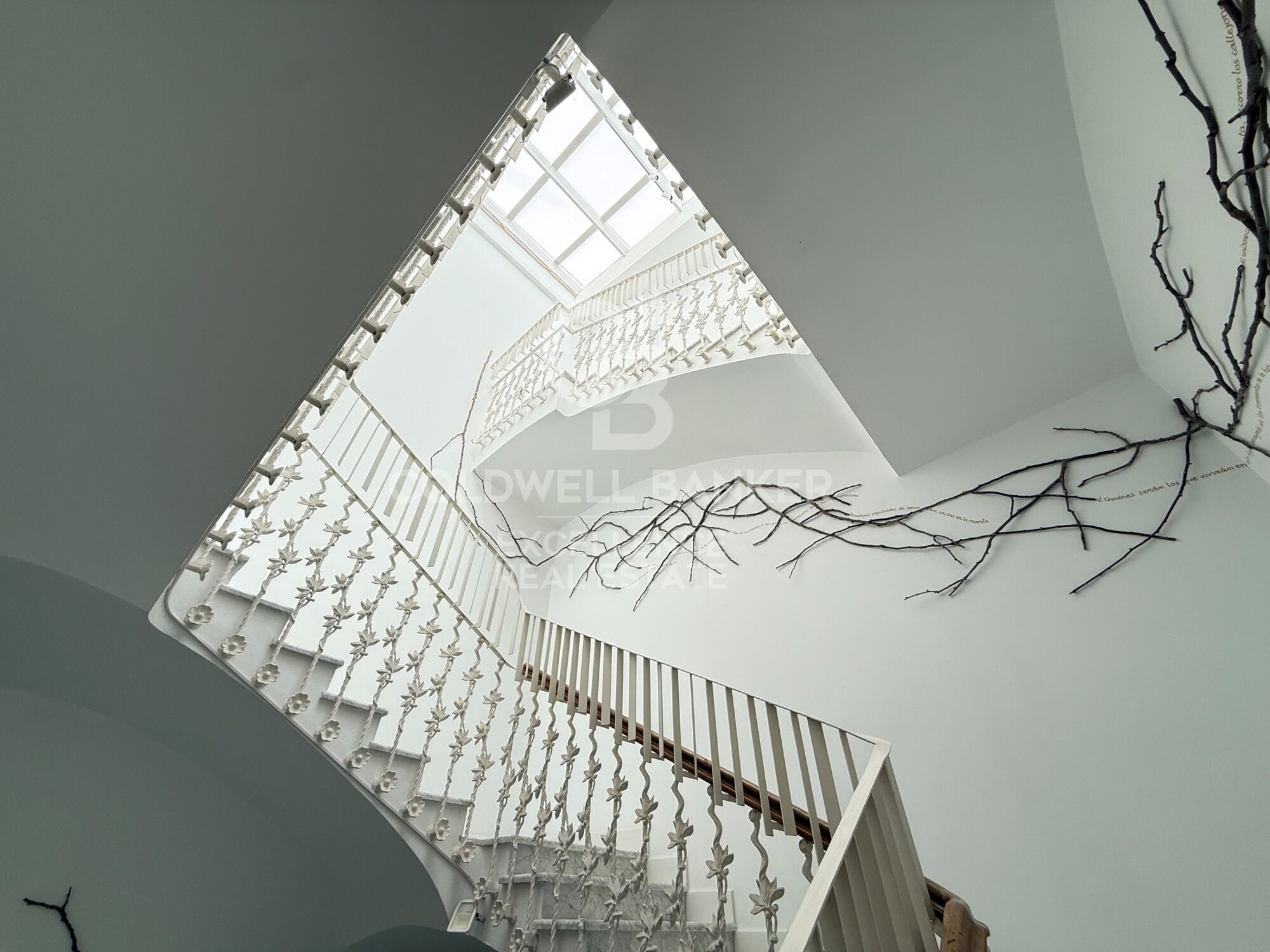 Exclusive designer loft for rent in the heart of Valencia, next to Plaza de lah Reina