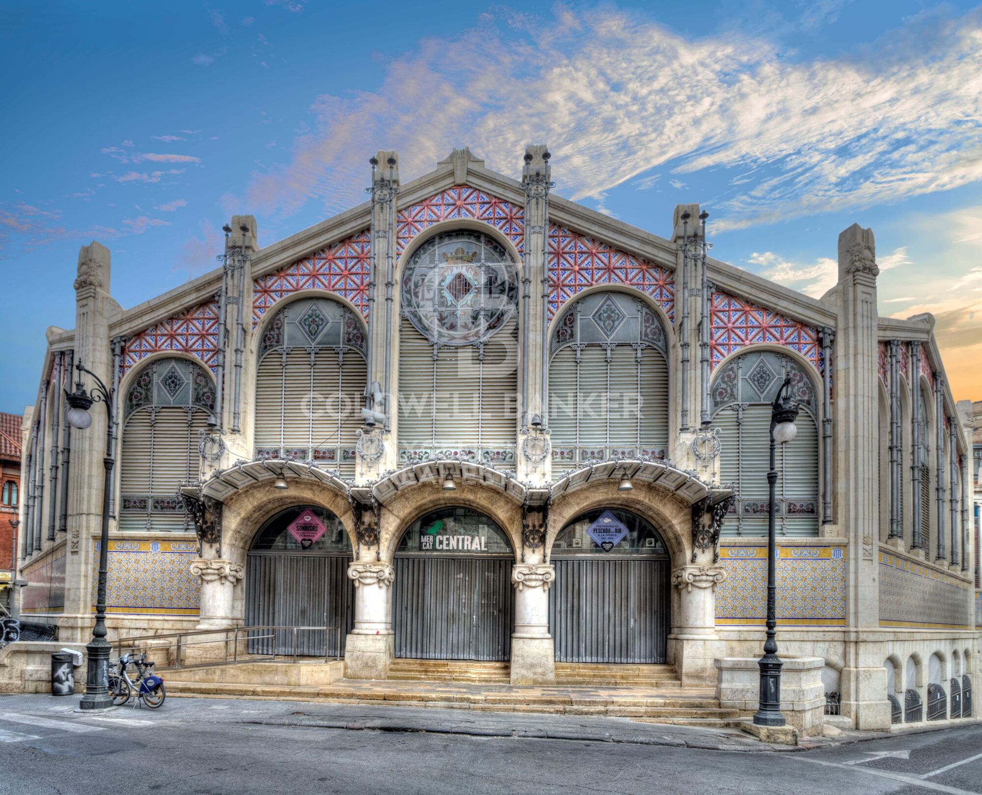 Exclusive designer loft for rent in the heart of Valencia, next to Plaza de lah Reina