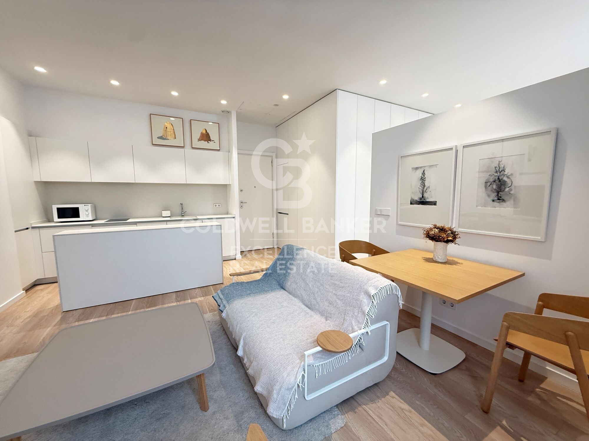 Exclusive designer loft for rent in the heart of Valencia, next to Plaza de lah Reina