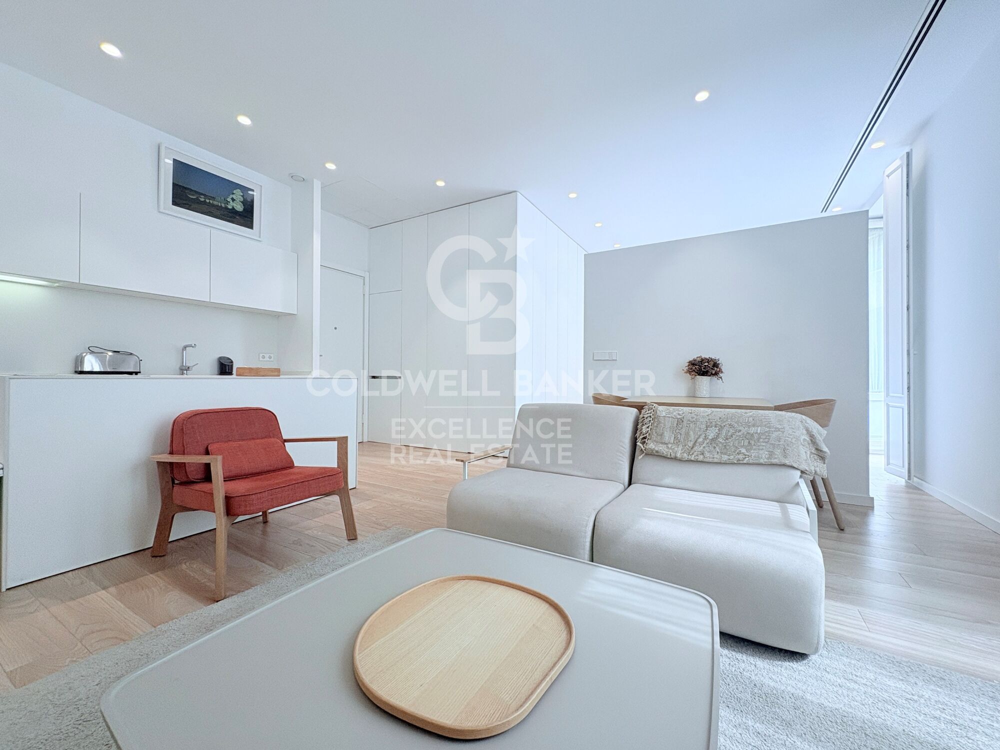 Exclusive designer loft for rent in the heart of Valencia, next to Plaza de lah Reina