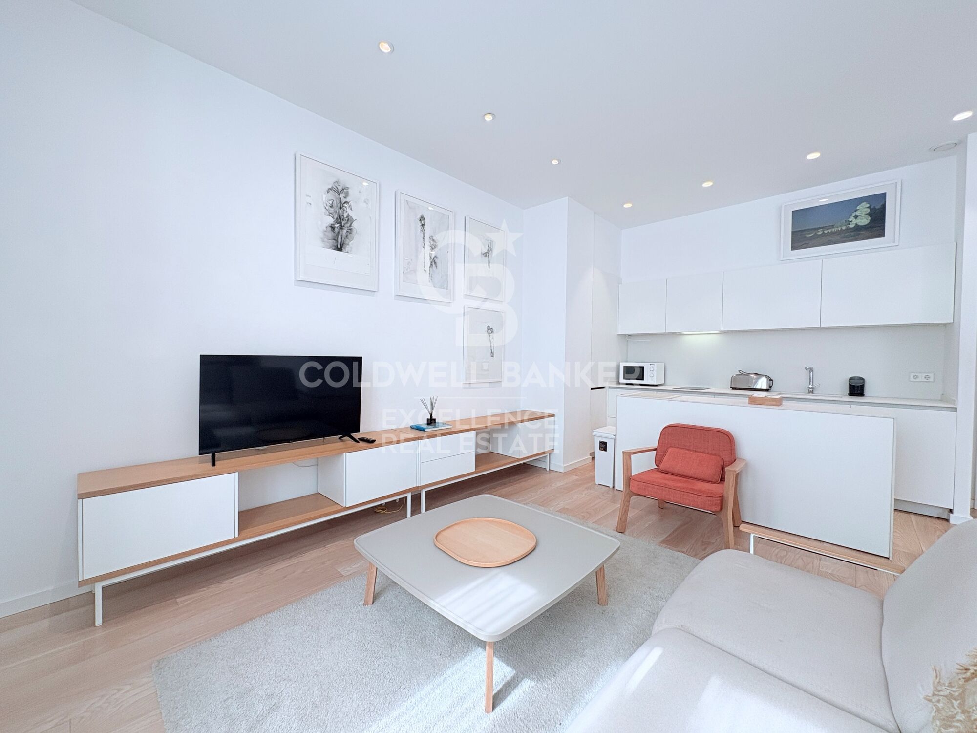 Exclusive designer loft for rent in the heart of Valencia, next to Plaza de lah Reina