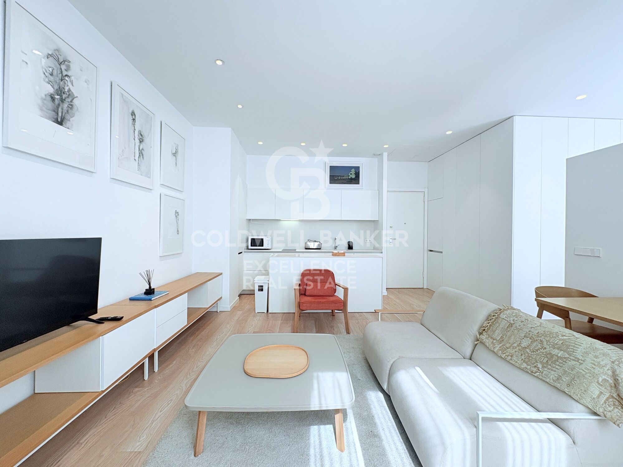 Exclusive designer loft for rent in the heart of Valencia, next to Plaza de lah Reina