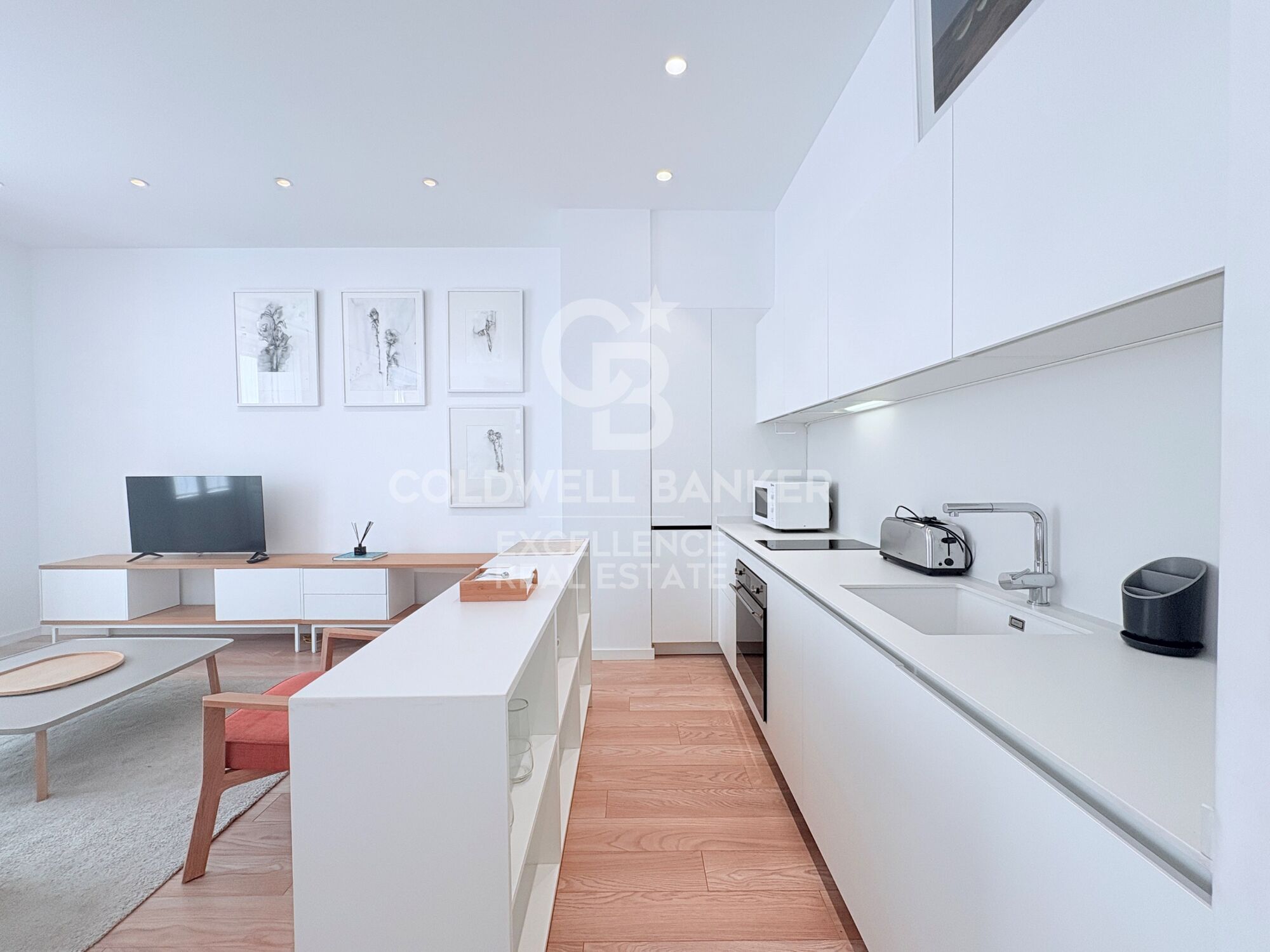 Exclusive designer loft for rent in the heart of Valencia, next to Plaza de lah Reina