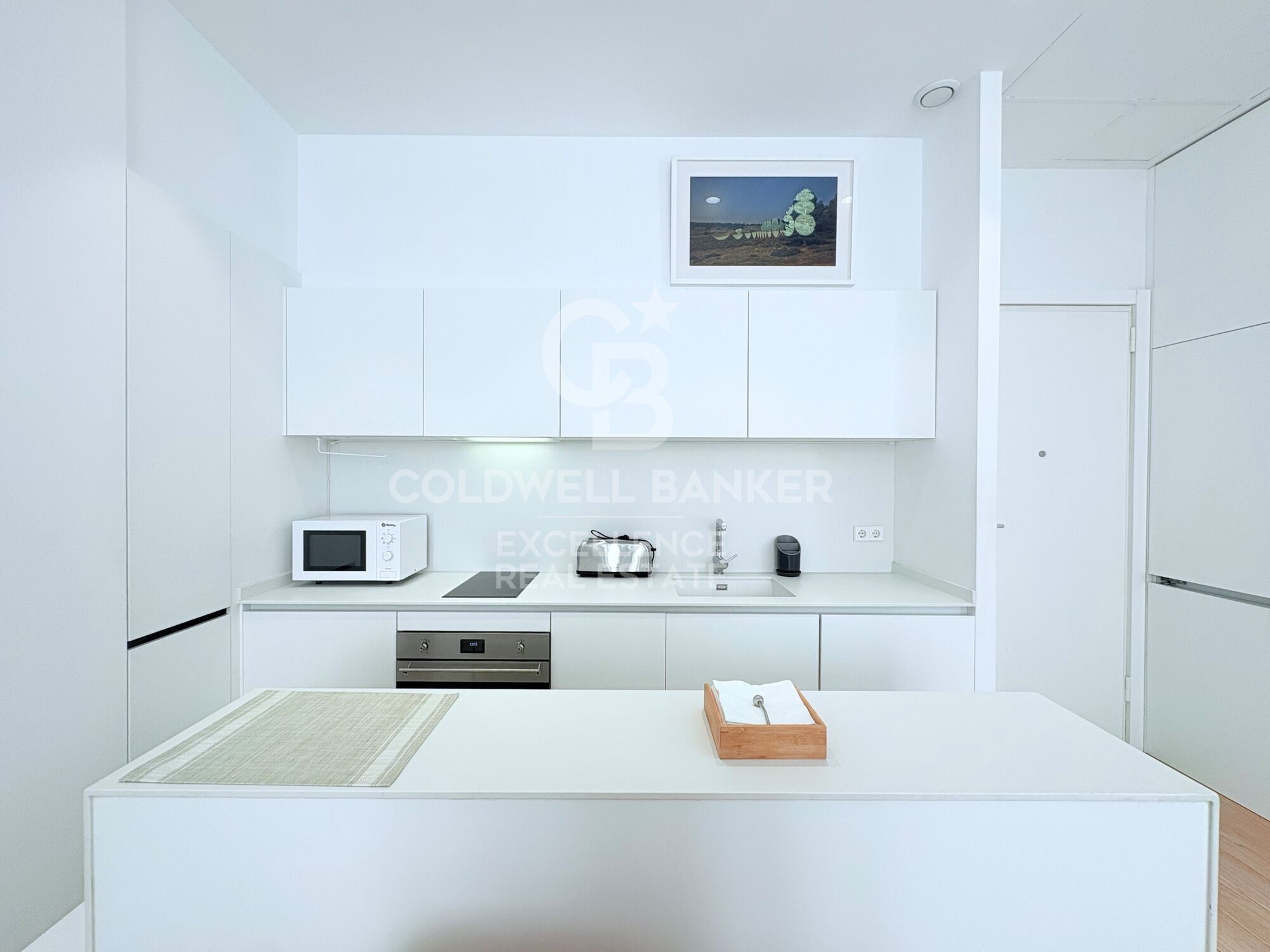 Exclusive designer loft for rent in the heart of Valencia, next to Plaza de lah Reina