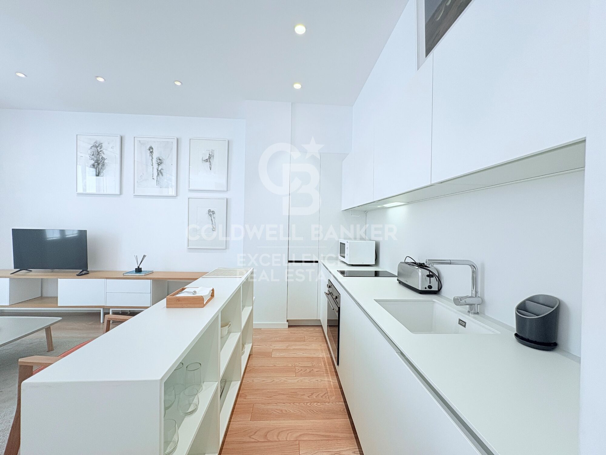 Exclusive designer loft for rent in the heart of Valencia, next to Plaza de lah Reina