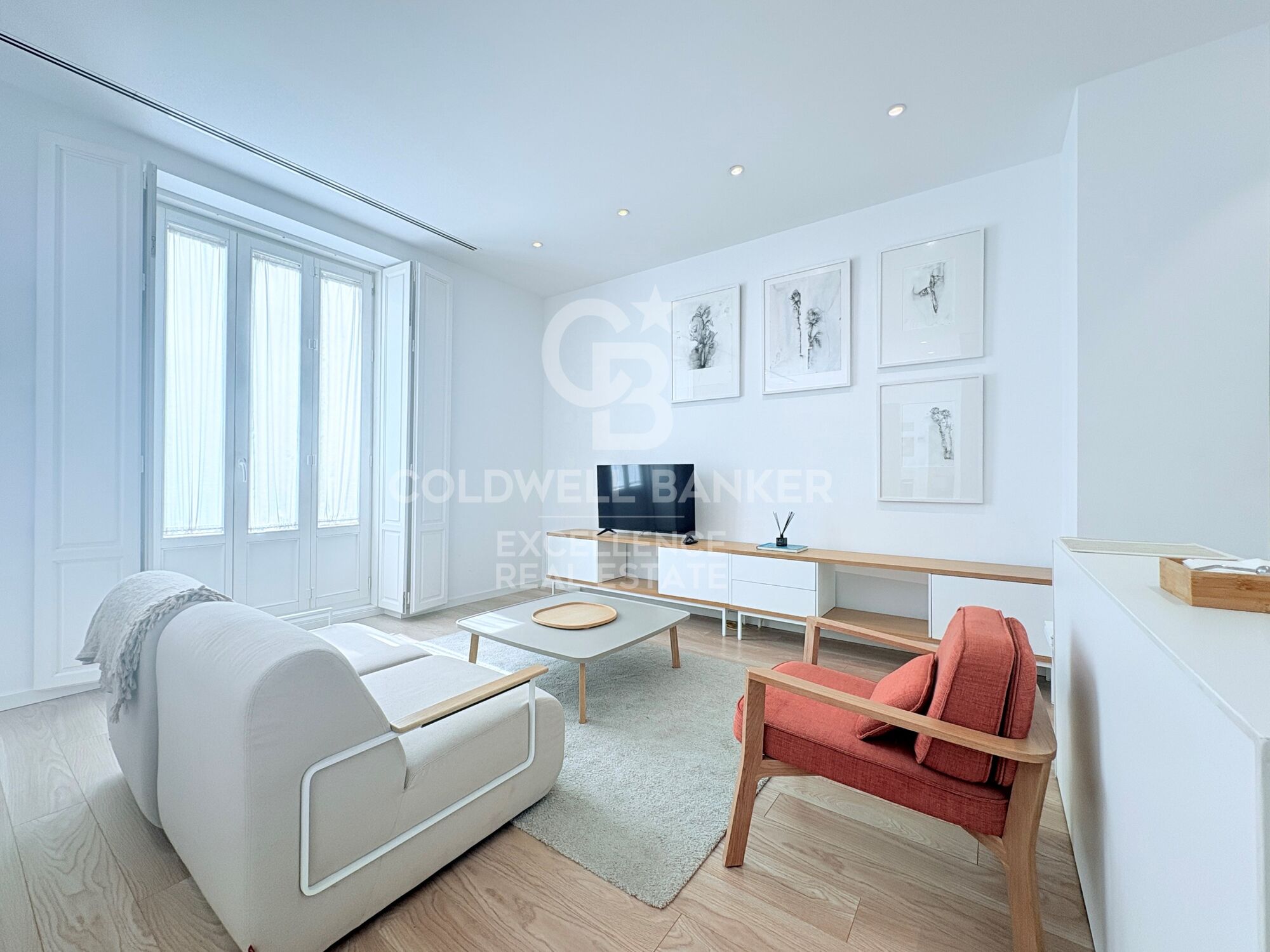 Exclusive designer loft for rent in the heart of Valencia, next to Plaza de lah Reina