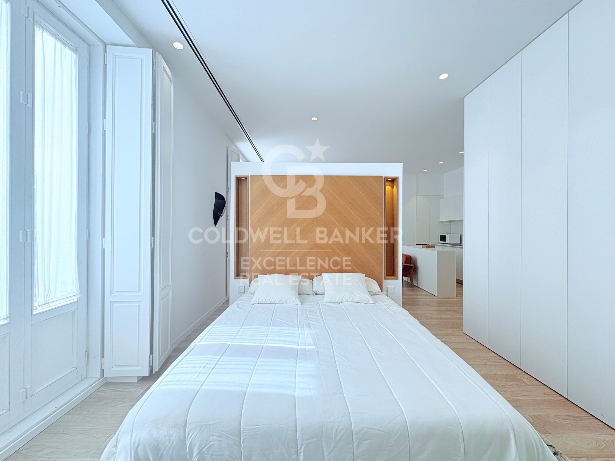 Exclusive designer loft for rent in the heart of Valencia, next to Plaza de lah Reina