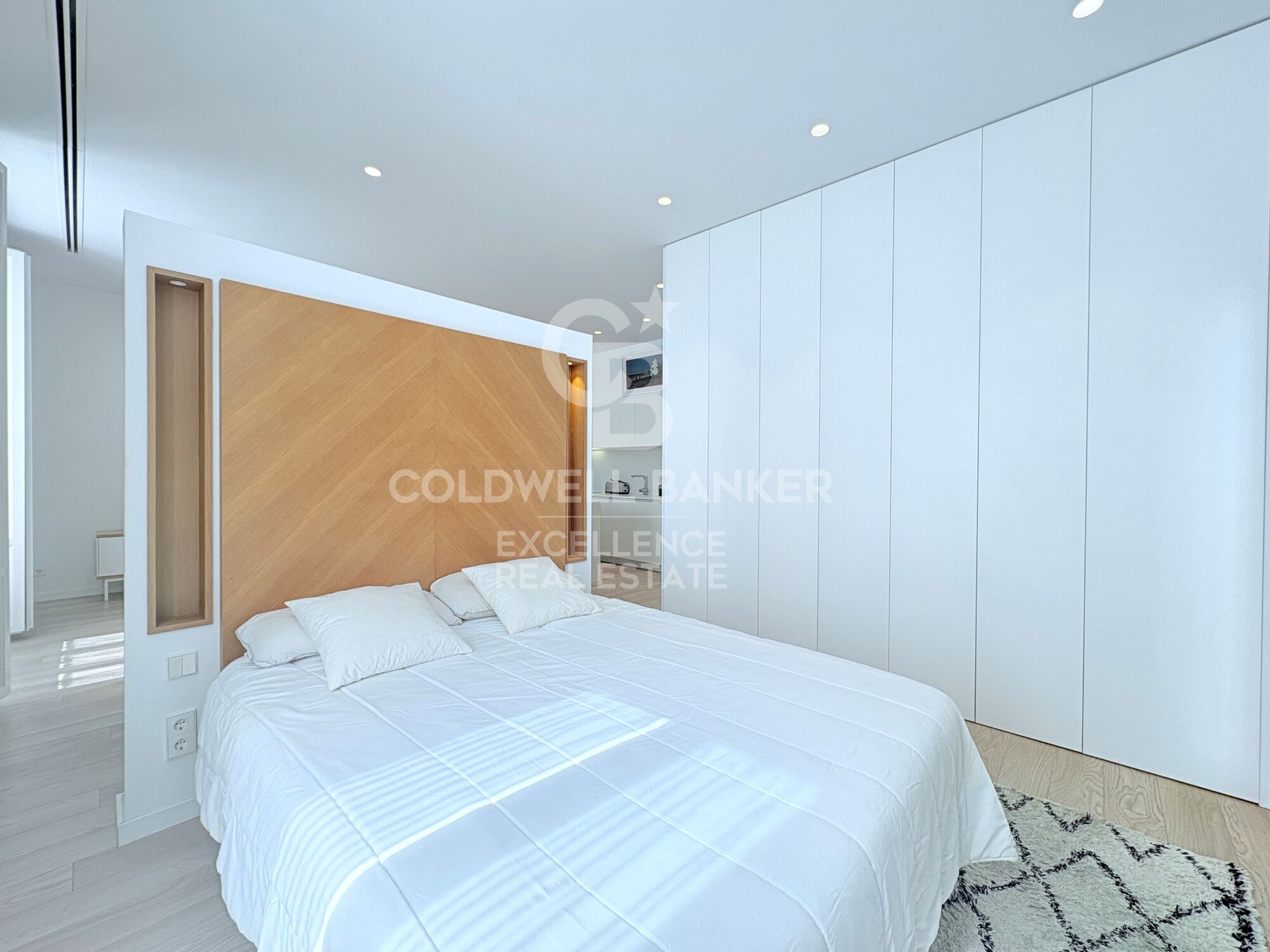 Exclusive designer loft for rent in the heart of Valencia, next to Plaza de lah Reina