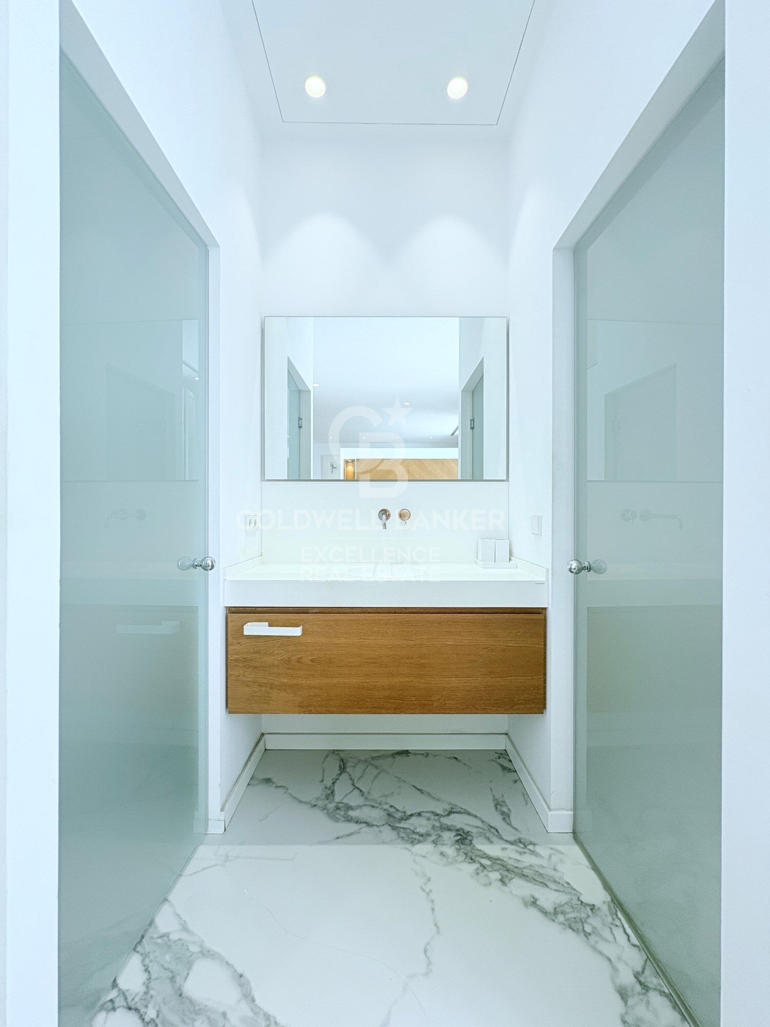 Exclusive designer loft for rent in the heart of Valencia, next to Plaza de lah Reina