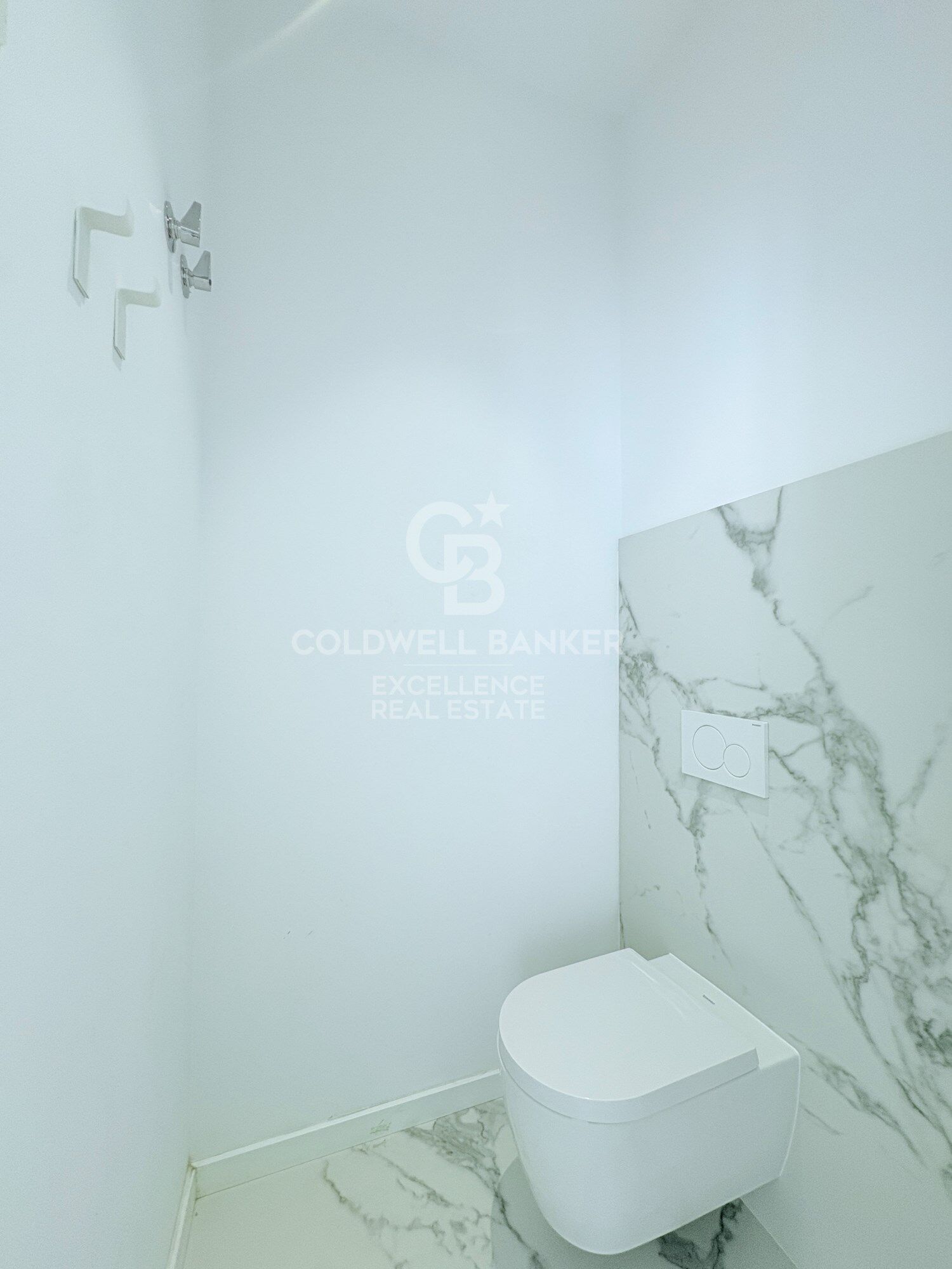 Exclusive designer loft for rent in the heart of Valencia, next to Plaza de lah Reina