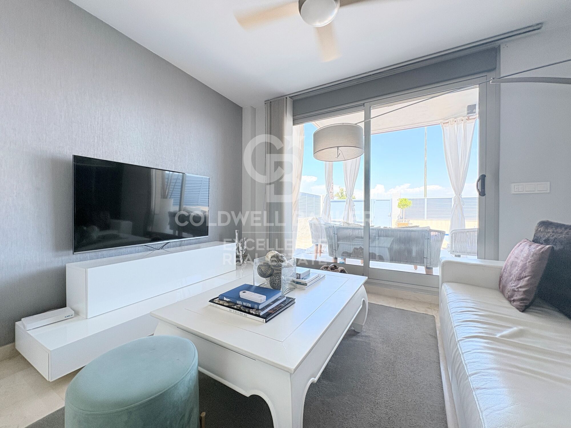 Villa jumelée avec piscine et 3 terrasses à 5 minutes du port