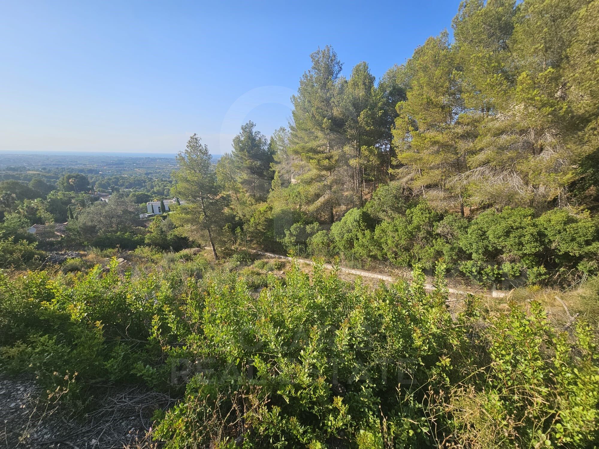 Parcela exclusiva en La Sella Golf - 2.295m² con vistas al mar y al Montgó