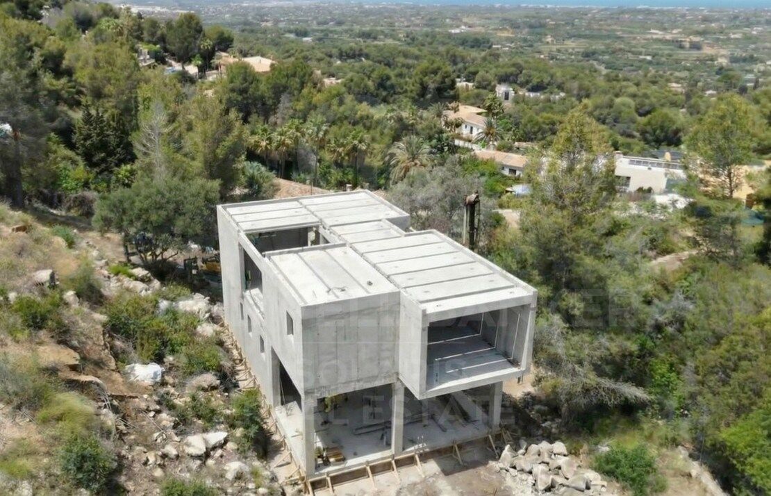 Parcela exclusiva en La Sella Golf - 2.295m² con vistas al mar y al Montgó