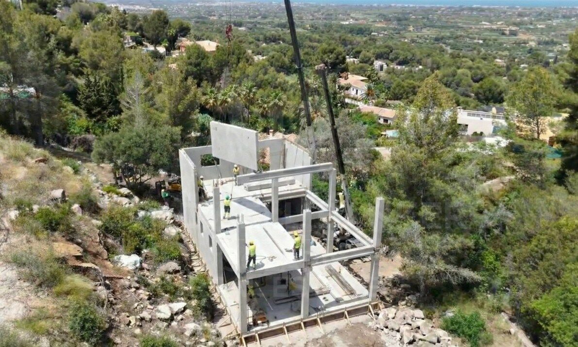 Parcela exclusiva en La Sella Golf - 2.295m² con vistas al mar y al Montgó