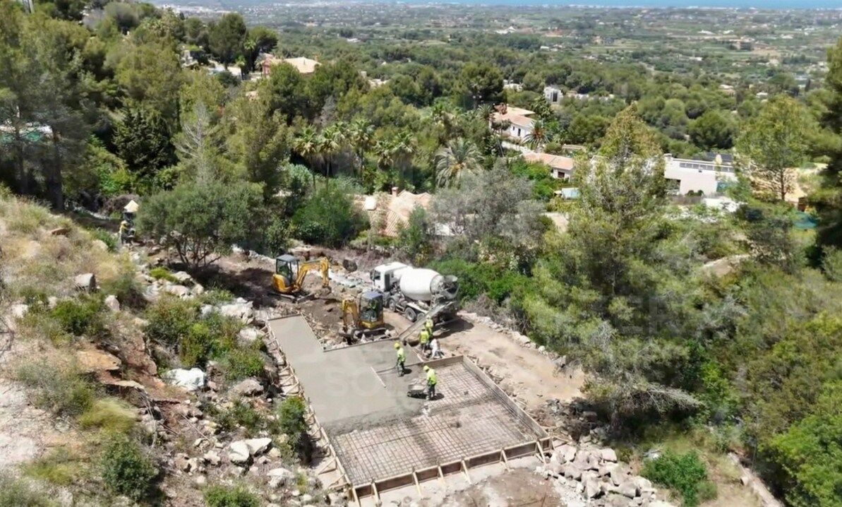 Parcela exclusiva en La Sella Golf - 2.295m² con vistas al mar y al Montgó