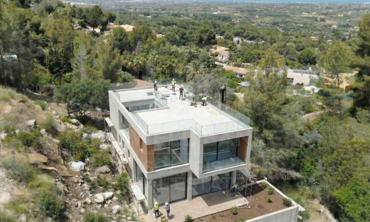Parcela exclusiva en La Sella Golf - 2.295m² con vistas al mar y al Montgó