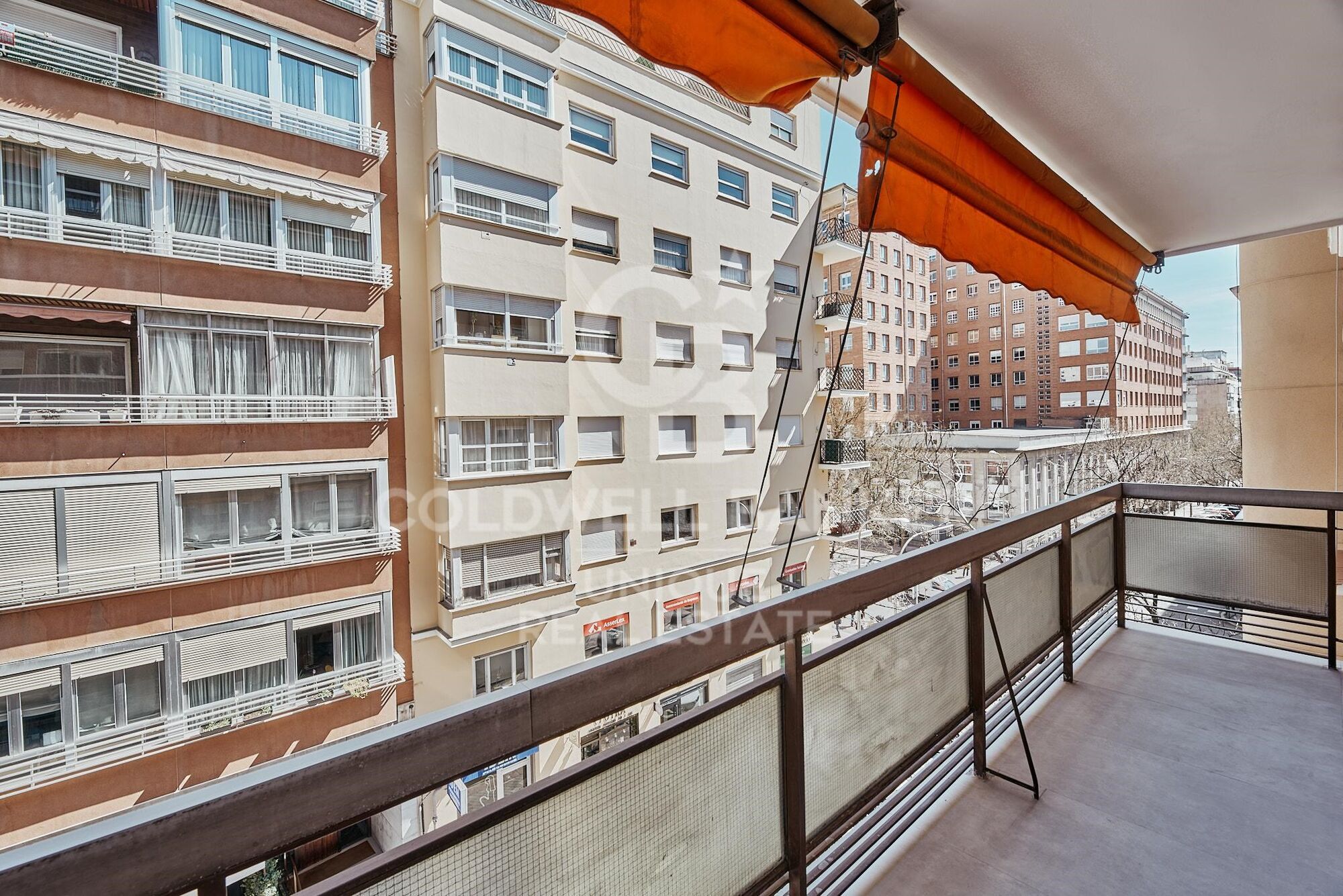 Renovated exterior 3-bedroom apartment in Lista, Madrid