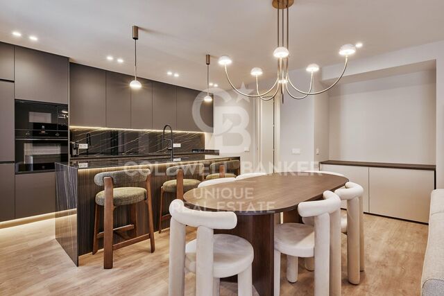 Renovated exterior 3-bedroom apartment in Lista, Madrid