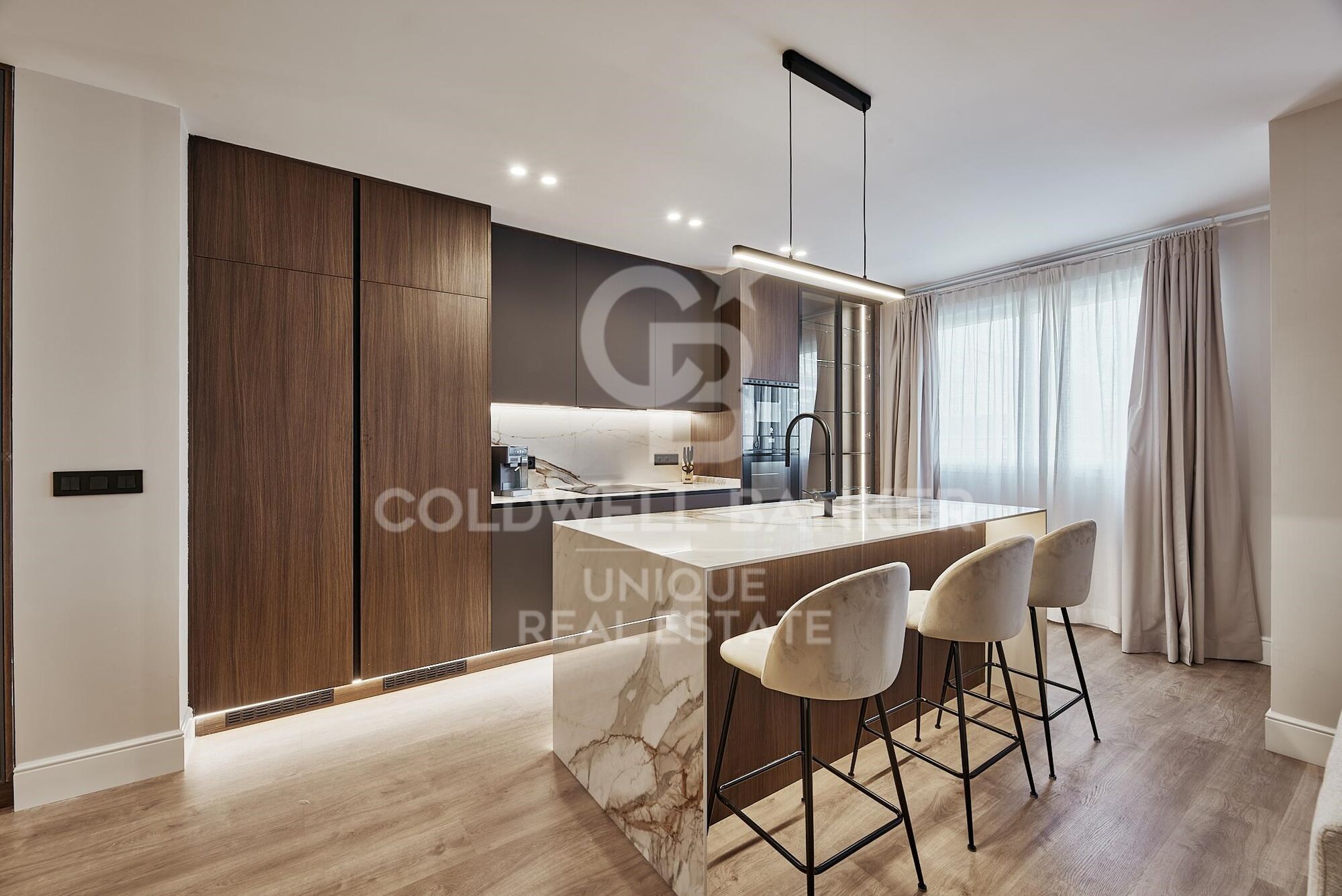 Renovated Apartment with Garage in Lista
