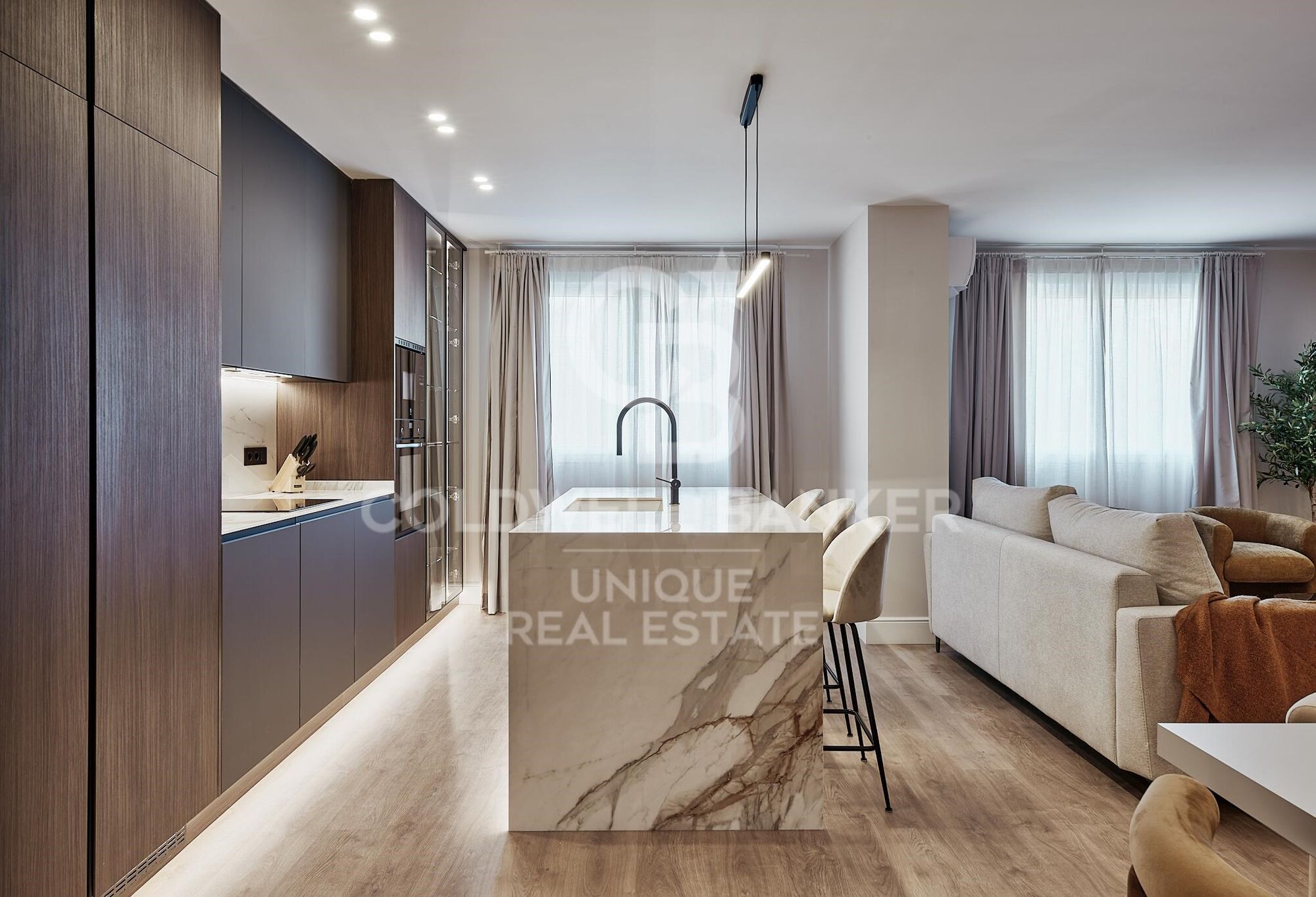 Renovated Apartment with Garage in Lista