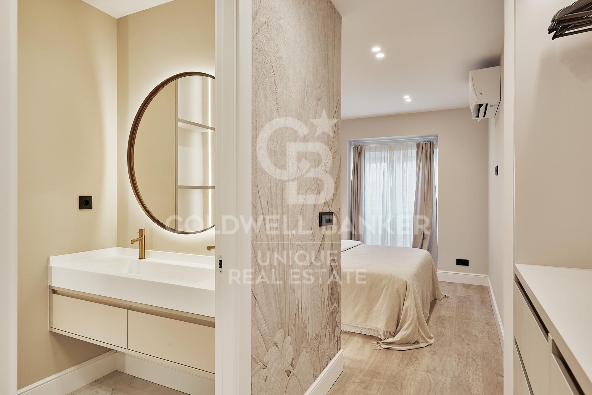 Renovated Apartment with Garage in Lista
