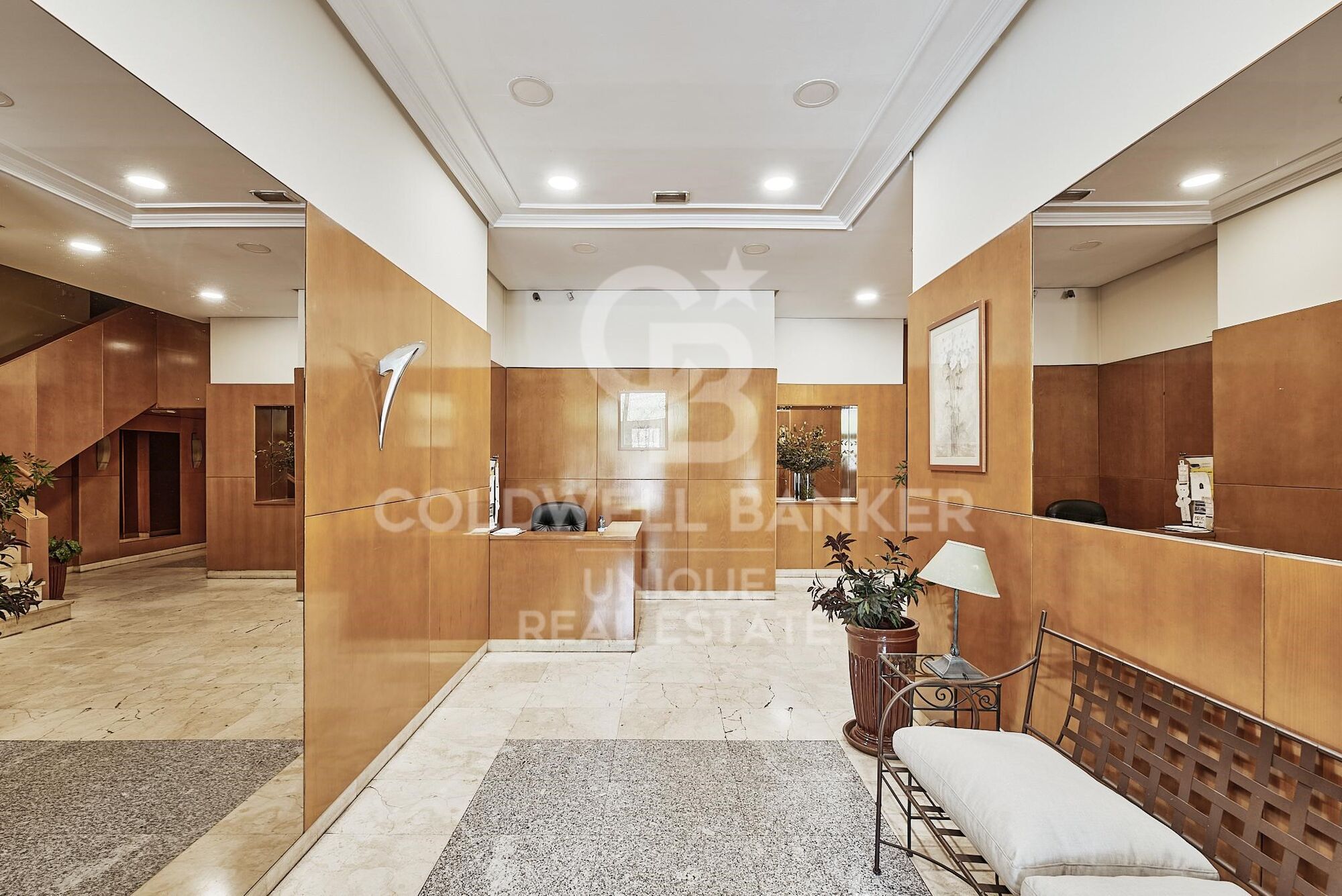 Renovated Apartment with Garage in Lista
