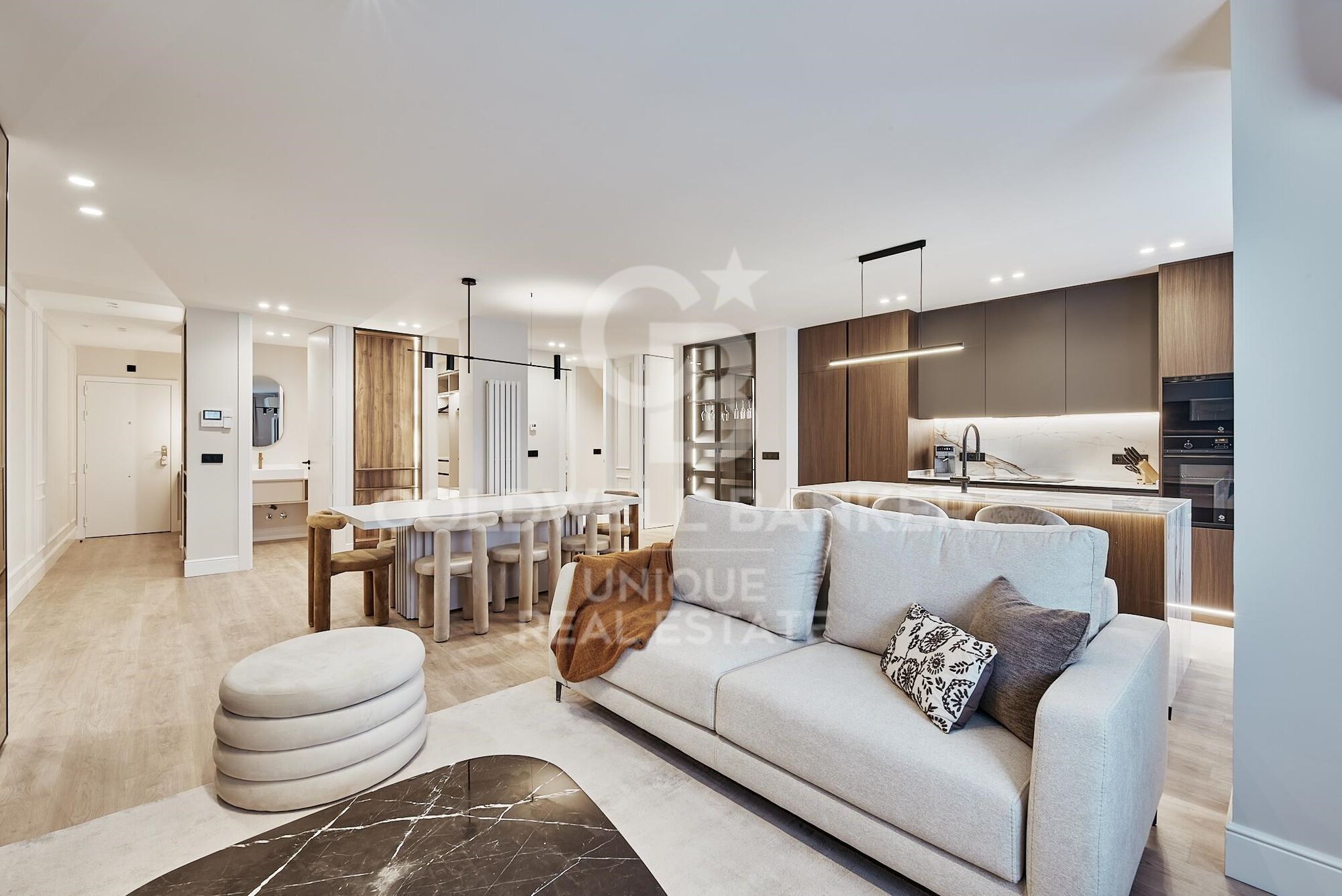 Renovierte Wohnung mit Garage in Lista
