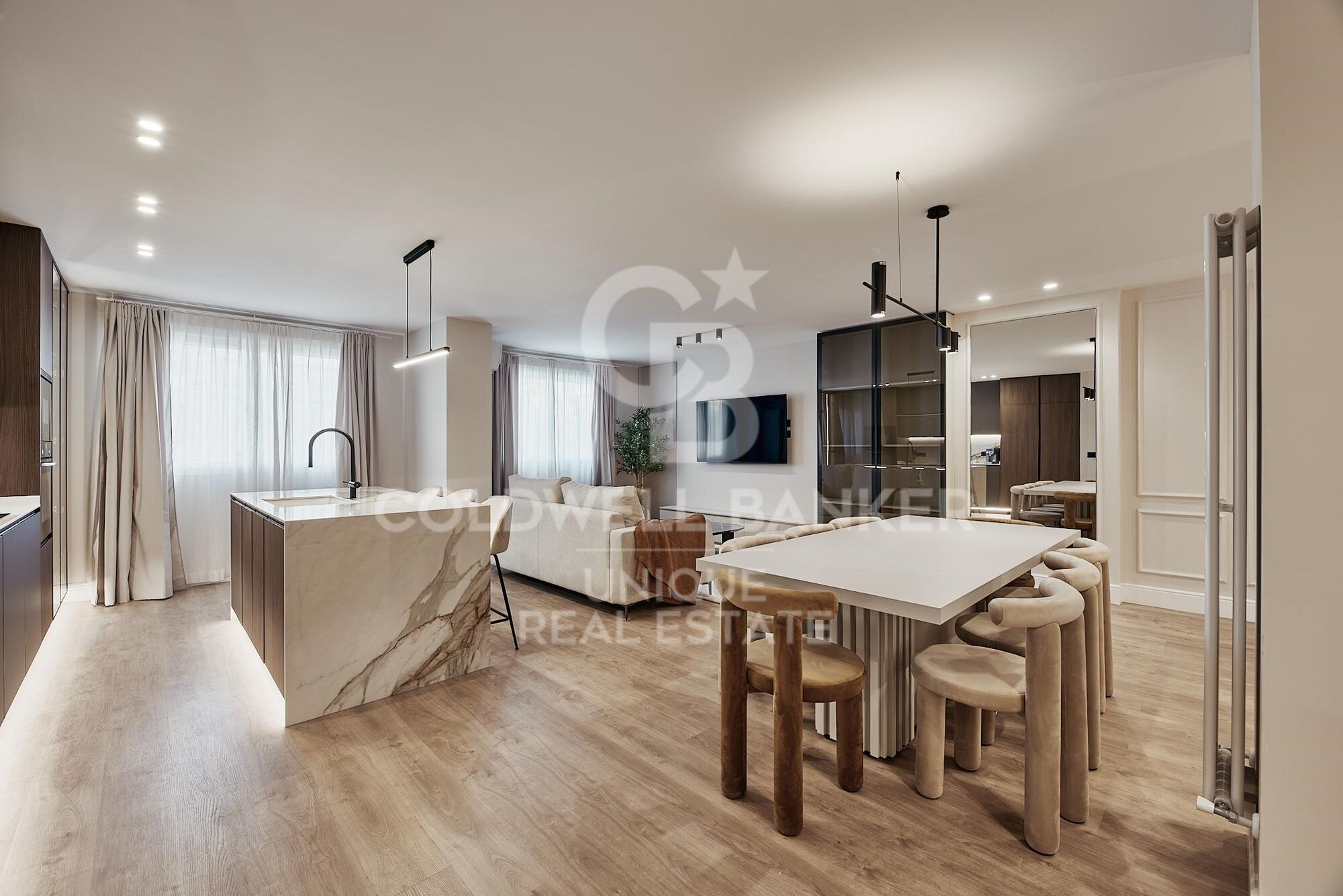 Renovierte Wohnung mit Garage in Lista