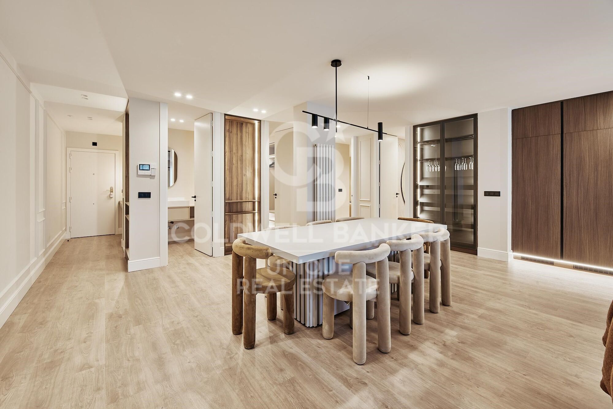 Renovierte Wohnung mit Garage in Lista
