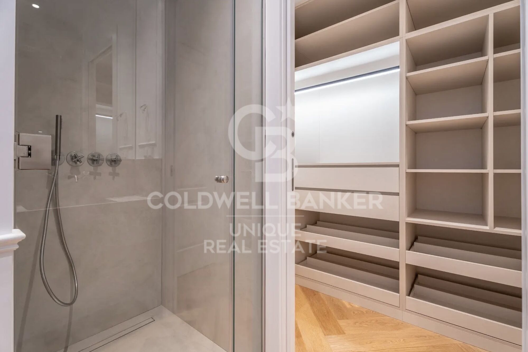 Brandneue Wohnung mit drei Schlafzimmern in Justicia, Madrid