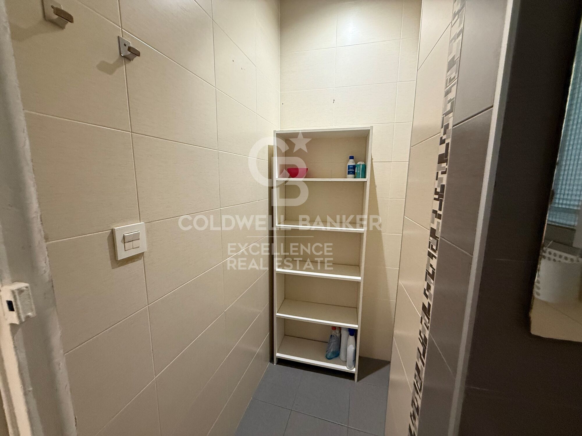 Appartement lumineux avec 3 balcons à côté de la Plaza de la Reina