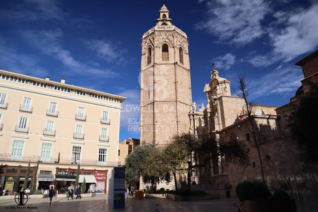Großzügige Designer-Erdgeschosswohnung mit großer privater Terrasse in El Pilar (Ciutat Vella)