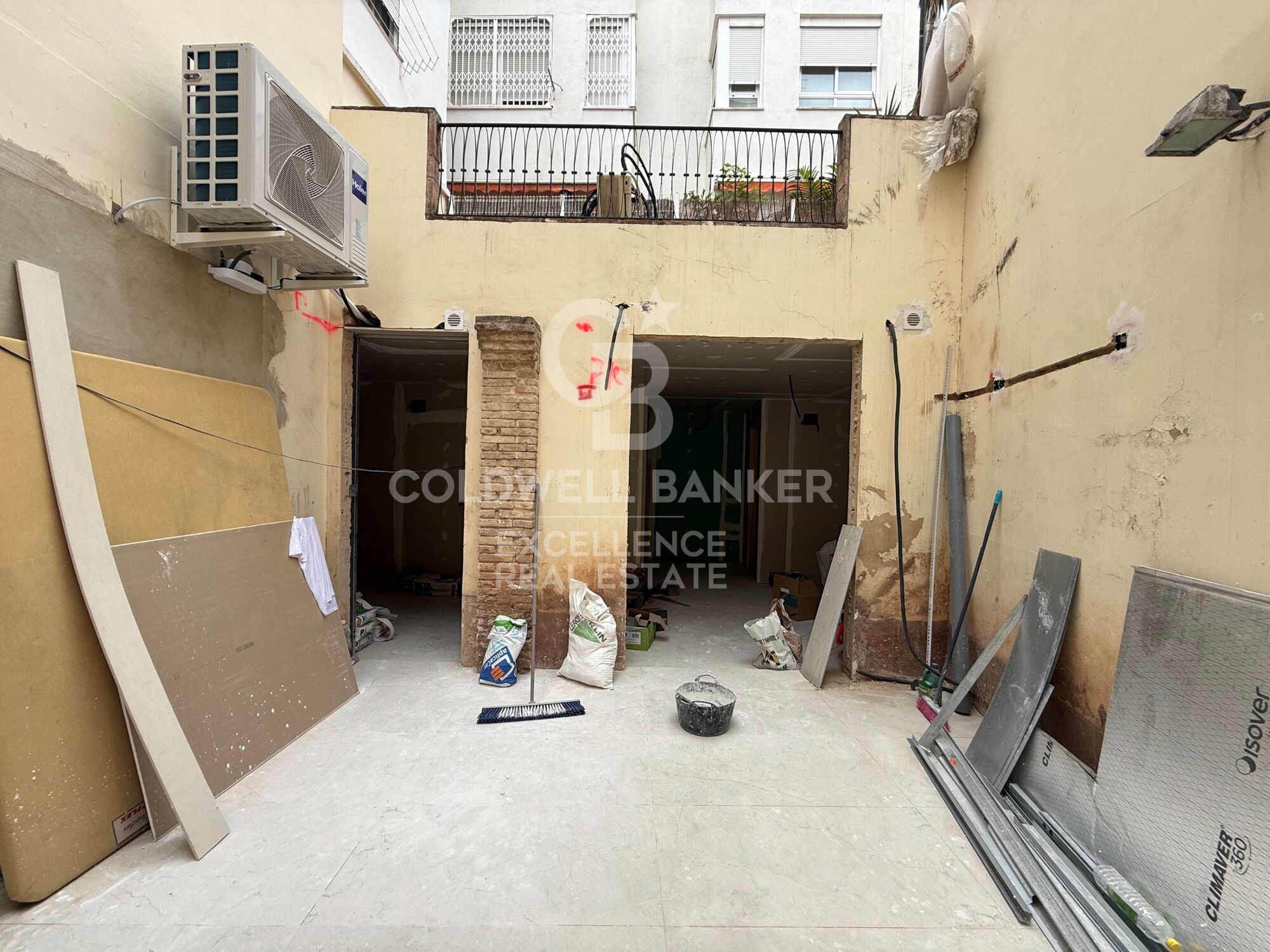 Großzügige Designer-Erdgeschosswohnung mit großer privater Terrasse in El Pilar (Ciutat Vella)