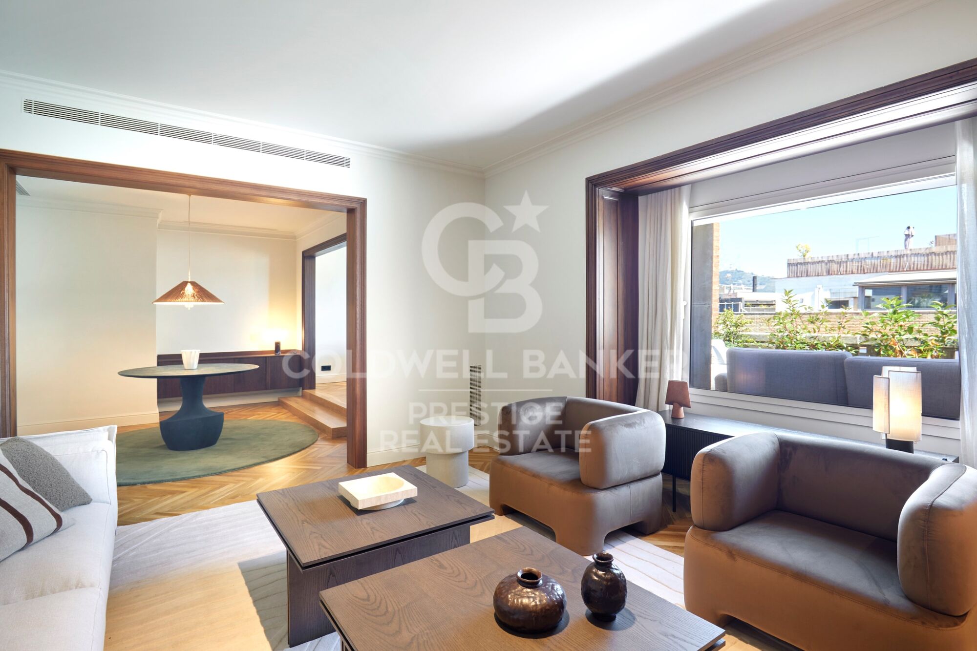 Renovated duplex penthouse with terraces in Turó Park