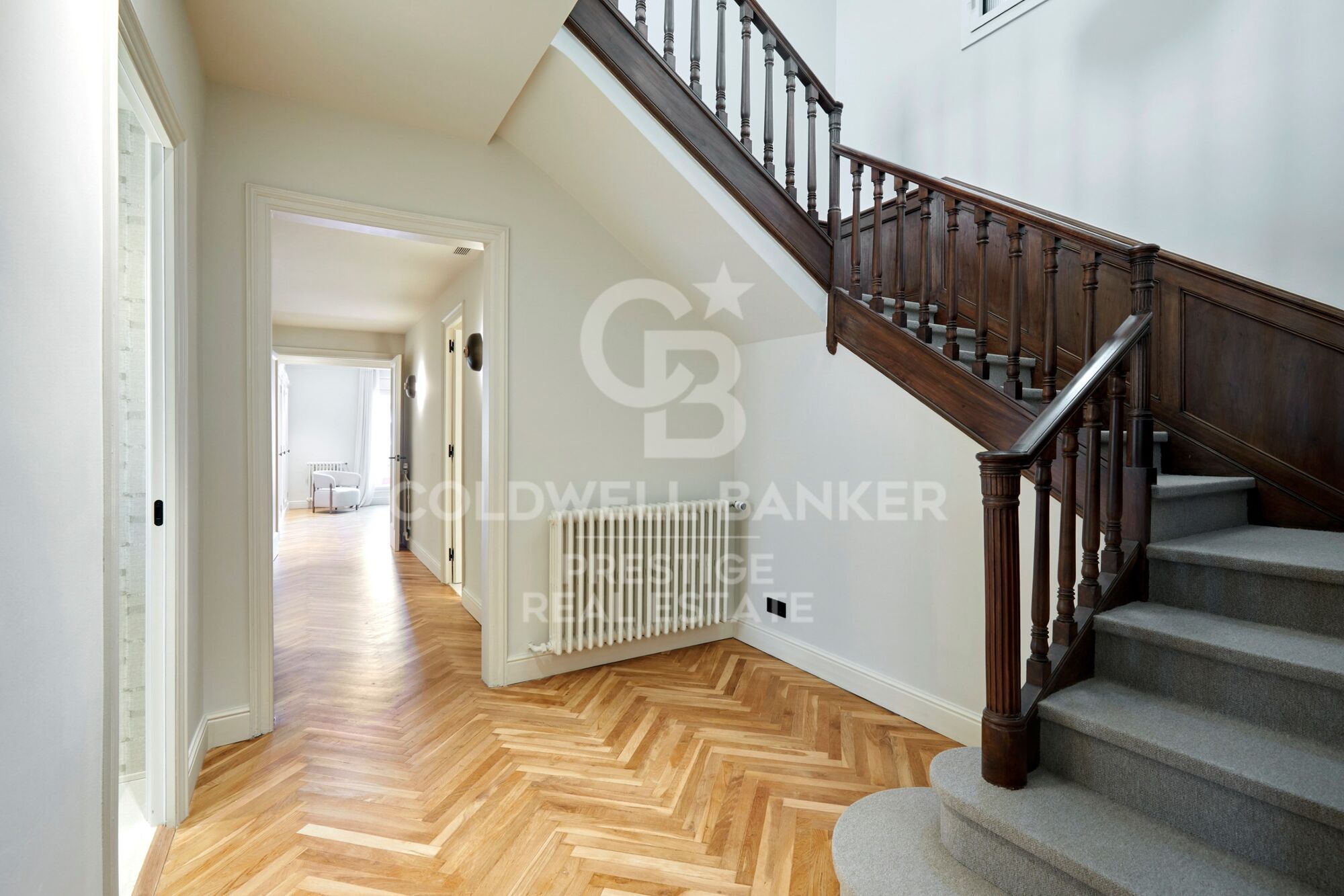 Renovated duplex penthouse with terraces in Turó Park