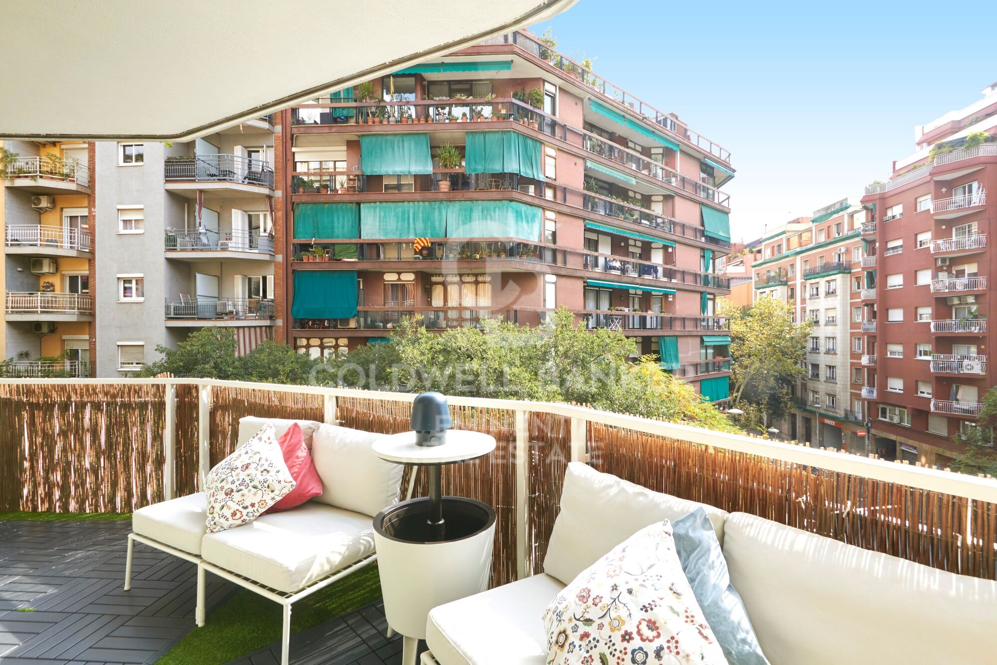 Contemporary luxury next to the Sagrada Familia: design, light, and private terrace.