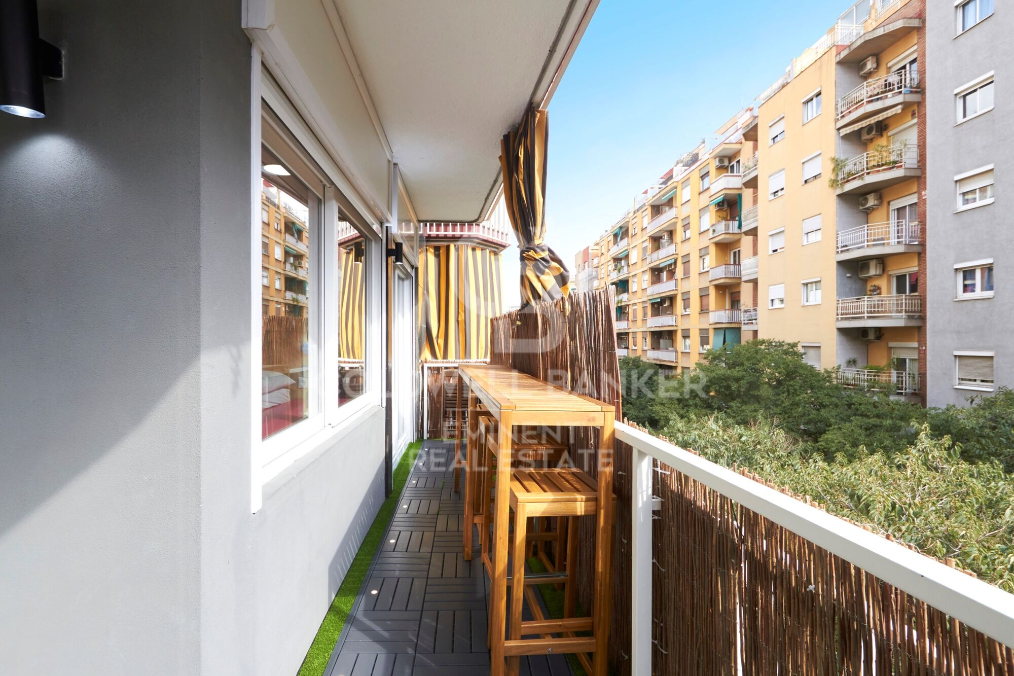 Contemporary luxury next to the Sagrada Familia: design, light, and private terrace.
