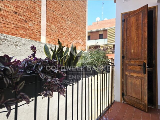 Piso reformado a nuevo en Carrer de Novell.