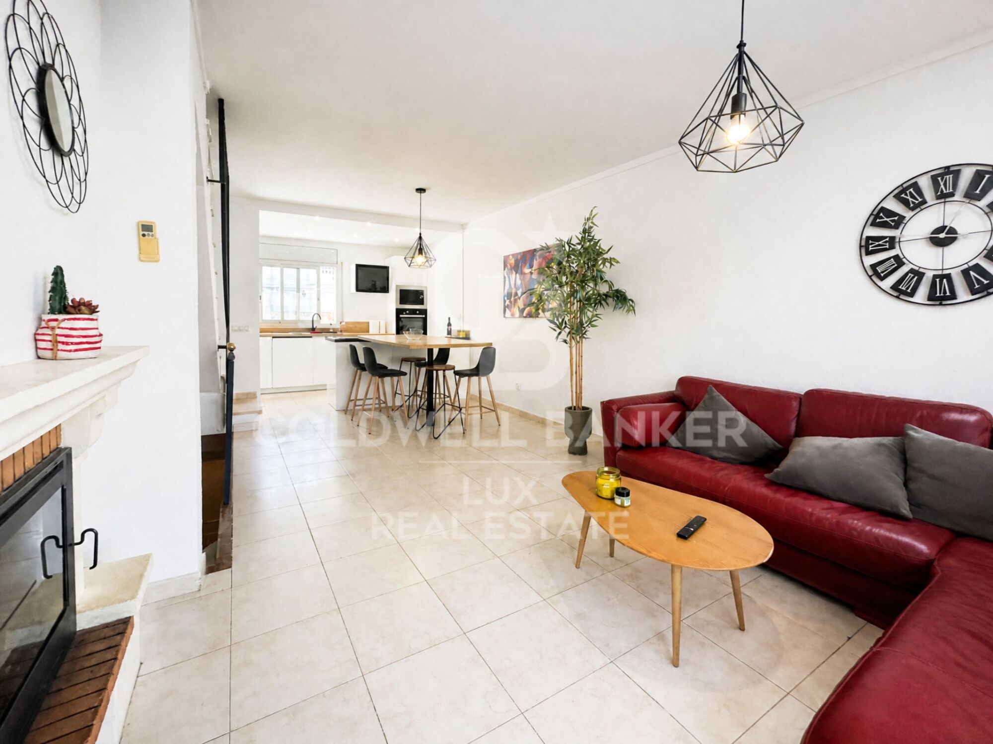 Haus mit einem 12 x 4 m großen Liegeplatz, 500 m vom Meer entfernt, Empuriabrava