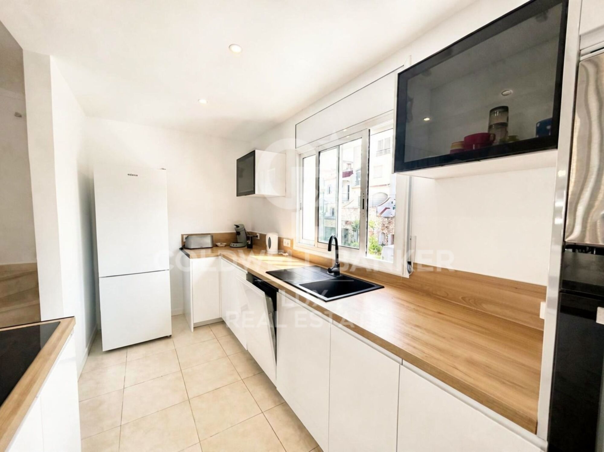 Haus mit einem 12 x 4 m großen Liegeplatz, 500 m vom Meer entfernt, Empuriabrava