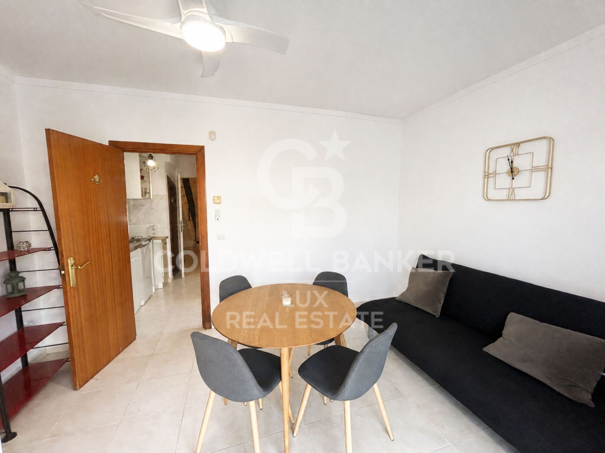 Haus mit einem 12 x 4 m großen Liegeplatz, 500 m vom Meer entfernt, Empuriabrava