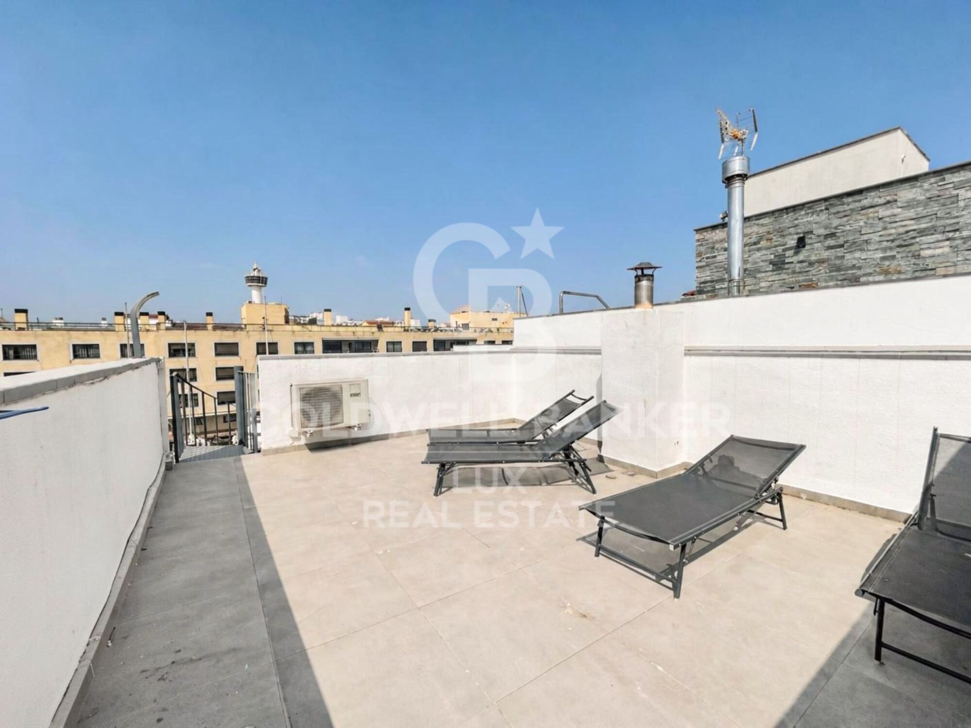 Haus mit einem 12 x 4 m großen Liegeplatz, 500 m vom Meer entfernt, Empuriabrava