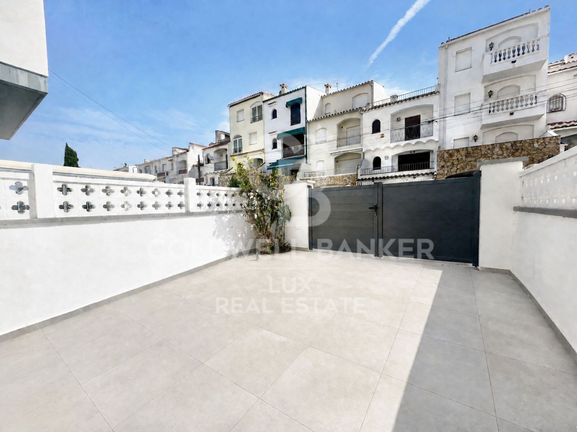 House with a 12x4.6m mooring, 500m from the sea, Empuriabrava