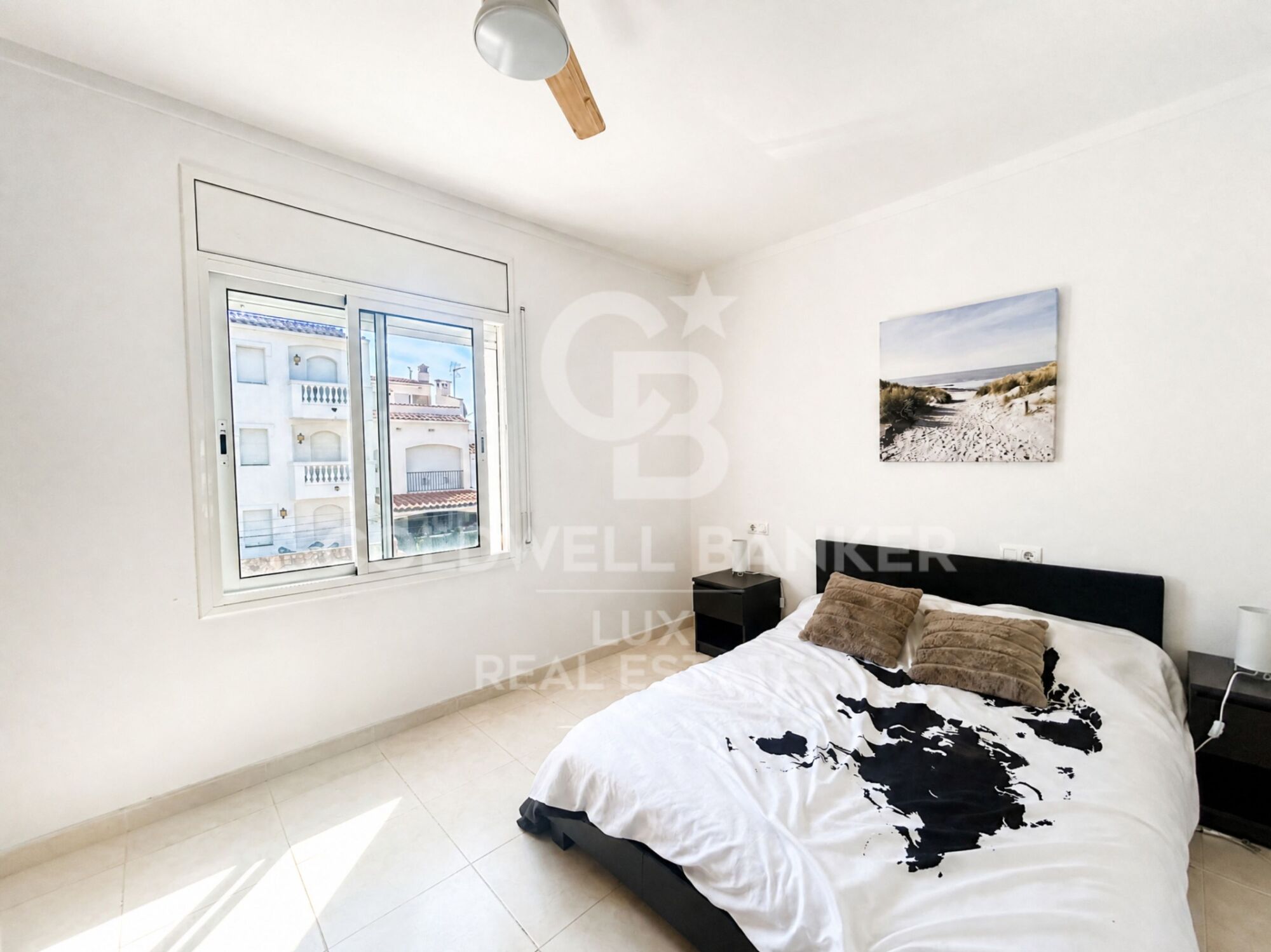 House with a 12x4.6m mooring, 500m from the sea, Empuriabrava