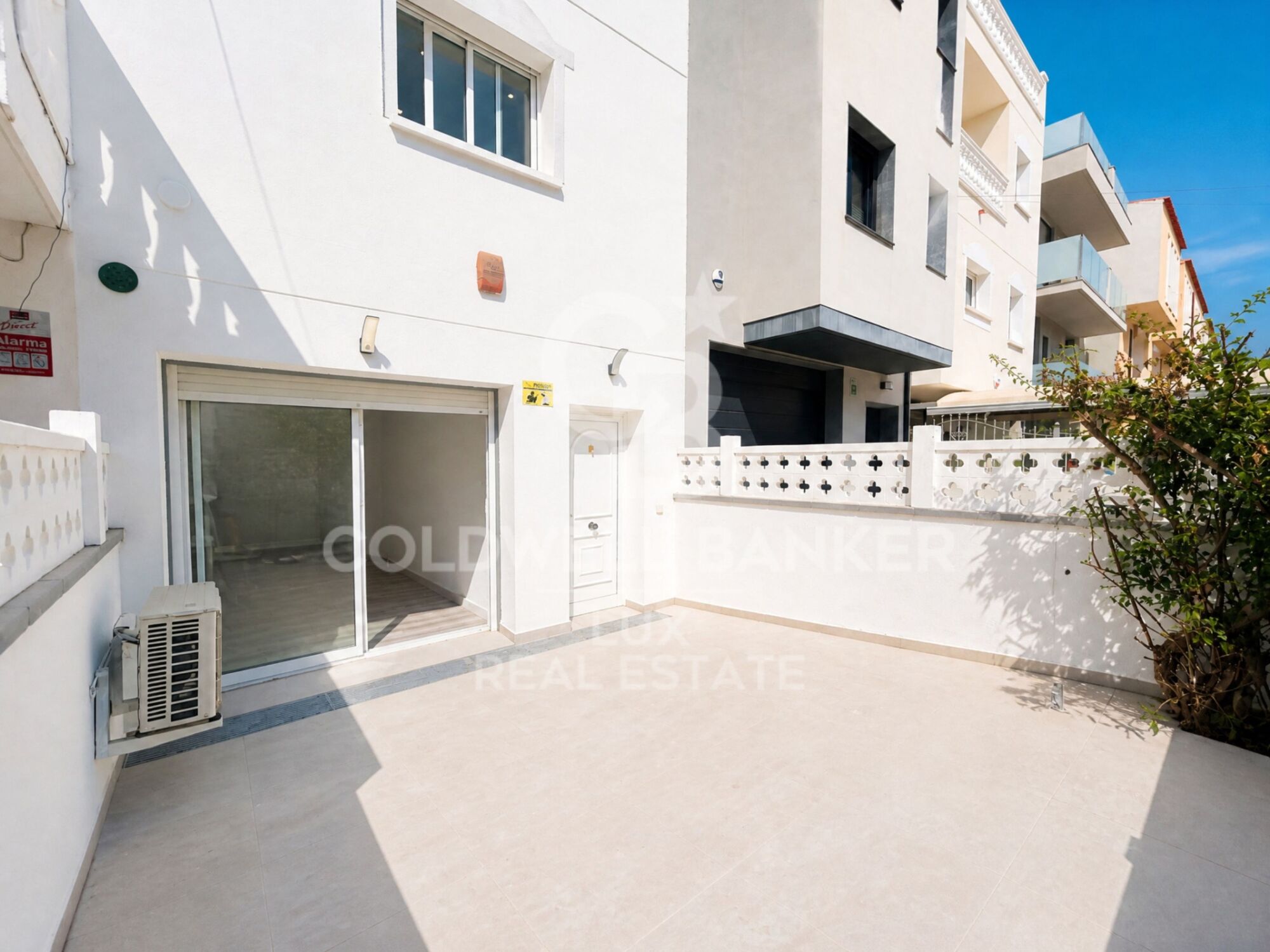 House with a 12x4.6m mooring, 500m from the sea, Empuriabrava