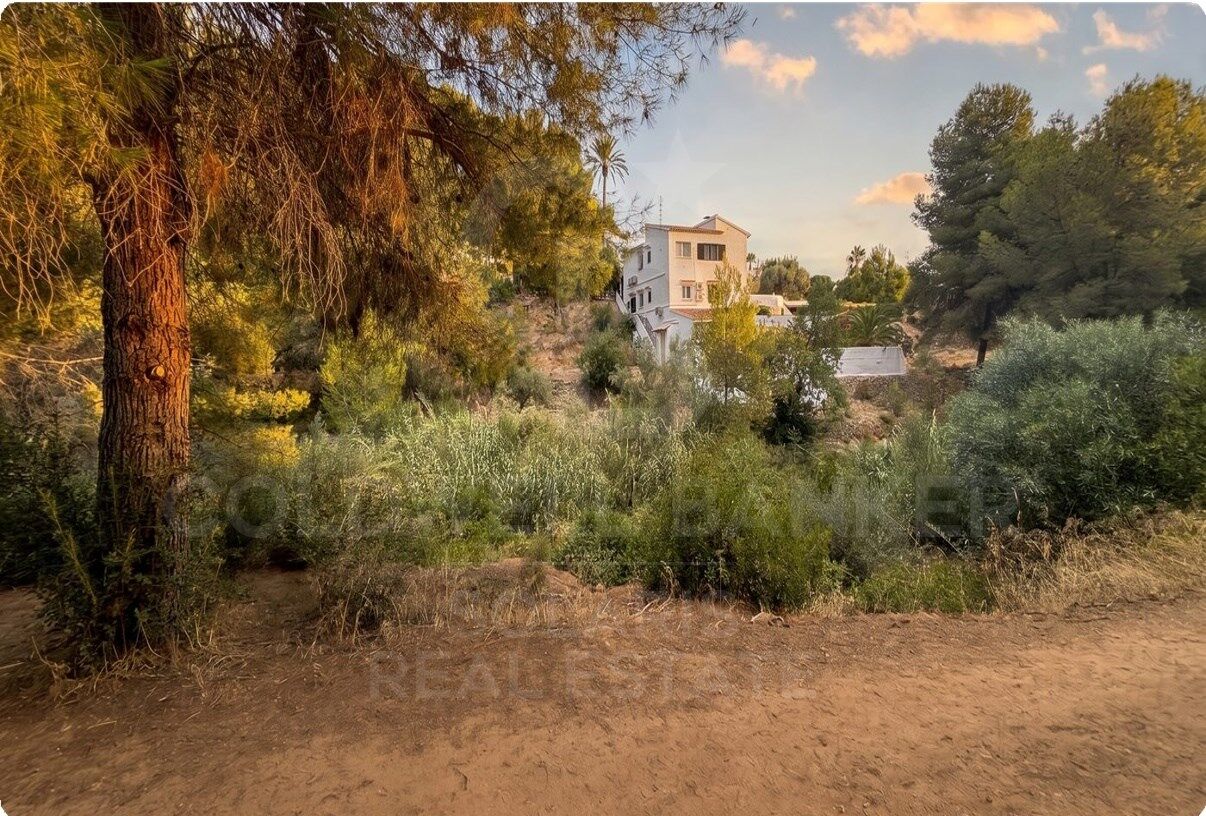 Exklusives städtisches Grundstück für eine Luxusvilla in Benissa Costa, nur wenige Minuten vom Meer entfernt