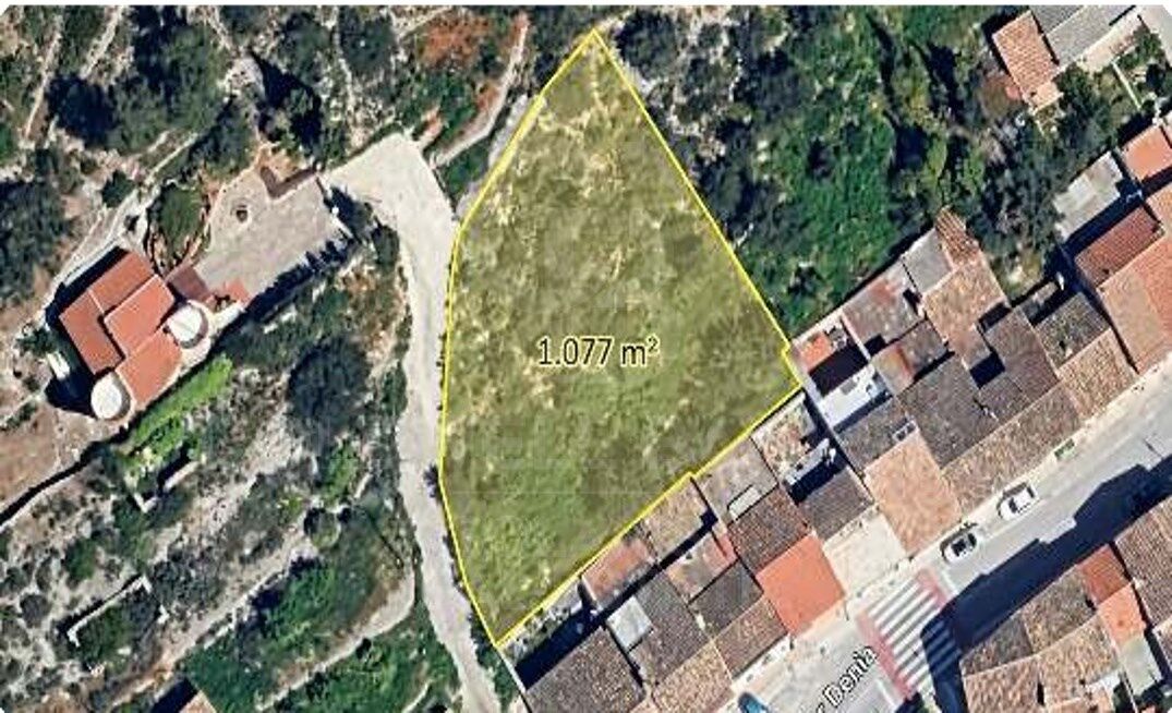 Excellente opportunité d'investissement : terrain urbain de 1 077 m² au cur de la Vall de Pop