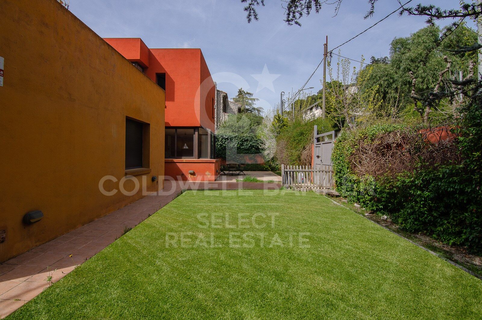Casa contemporánea, luminosa y funcional a 2 minutos de la Estación de Bellaterra