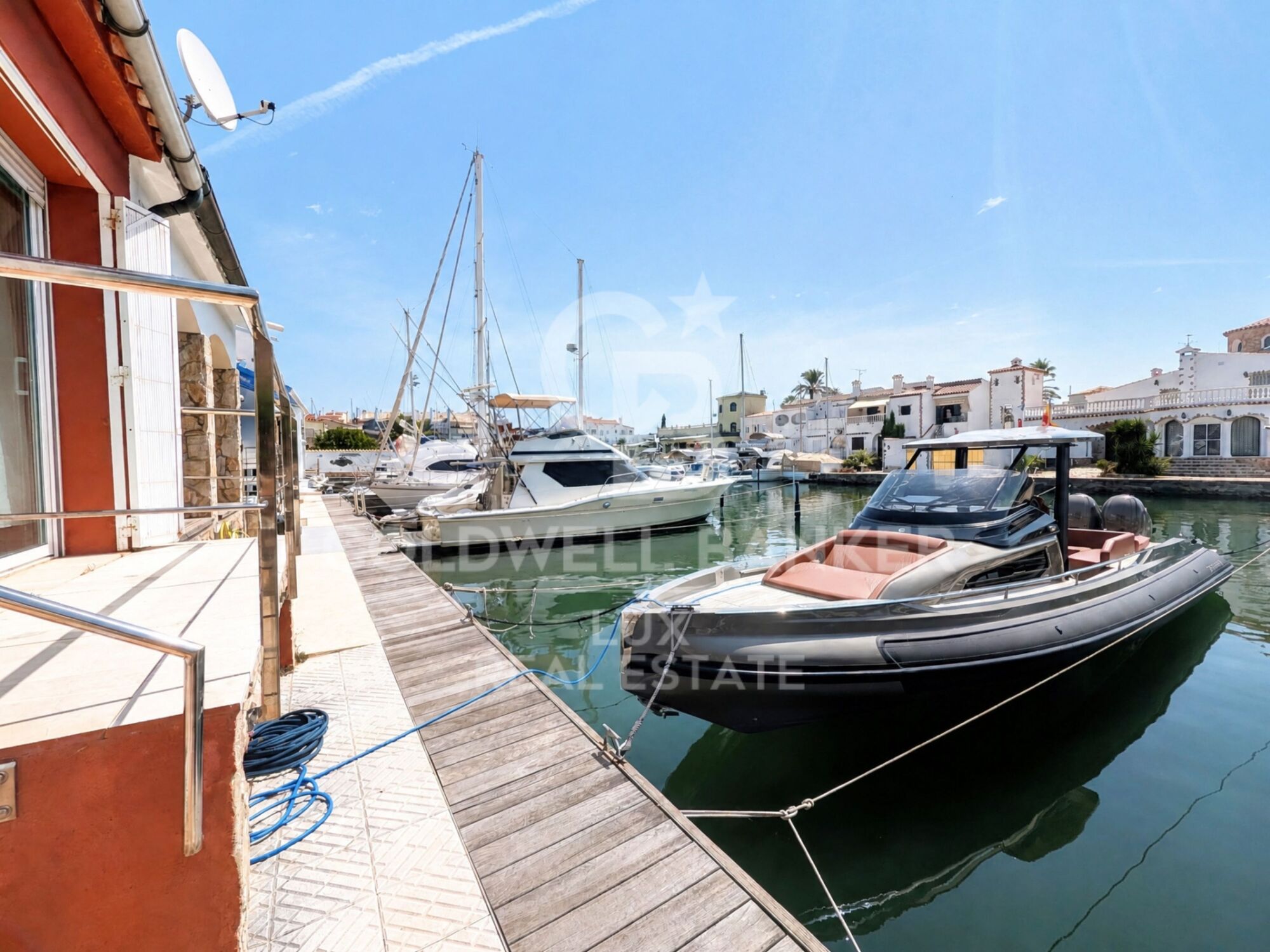 Haus mit Blick auf den Kanal und Garage, Empuriabrava - Salins