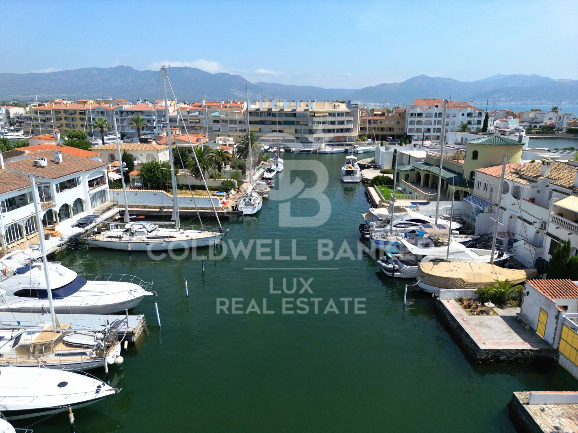 Haus mit Blick auf den Kanal und Garage, Empuriabrava - Salins